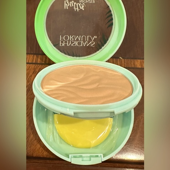 Physicians Formula Murumuru Butter Bronzer in Shade “Light Bronzer” Radiance NEW - Picture 4 of 9